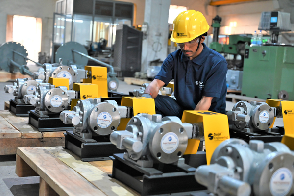 Features Of SGRB Series Double Helical Flange Type Gear Pump